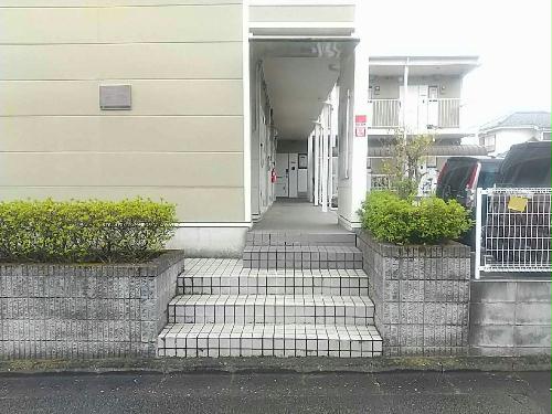 13/16 エントランス