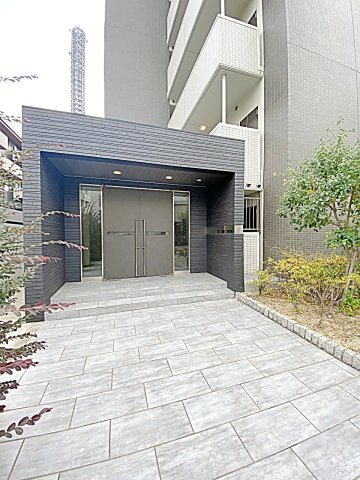 27/29 エントランス