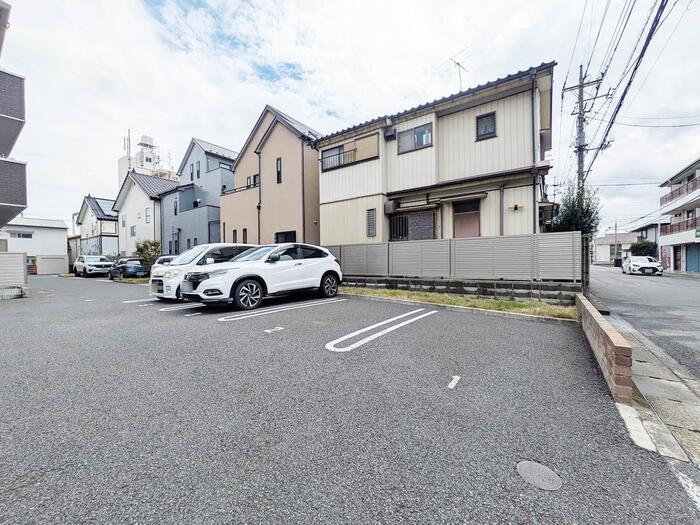 20/28 駐車場