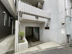 16/16 エントランス