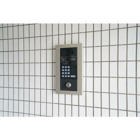 16/16 エントランス