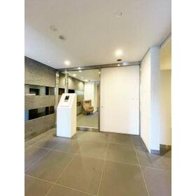 16/16 エントランス