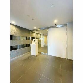 16/16 エントランス