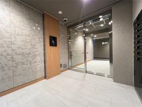 16/16 エントランス