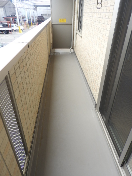 13/23 バルコニー