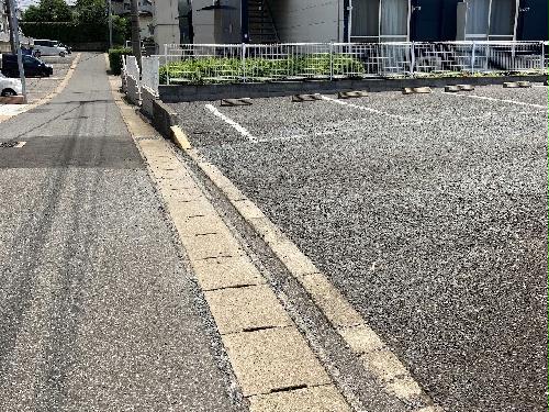 14/14 駐車場