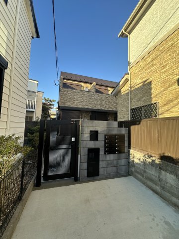 19/20 エントランス