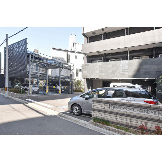 22/22 駐車場