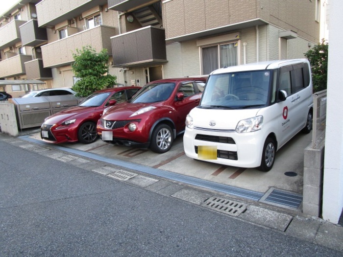 20/20 駐車場