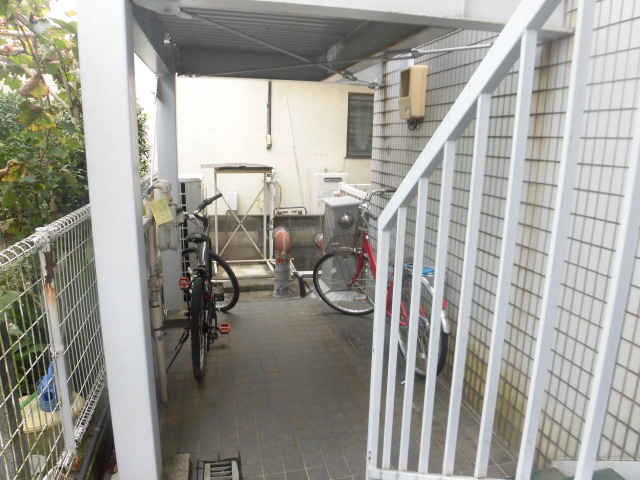 22/30 エントランス