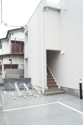 16/17 エントランス