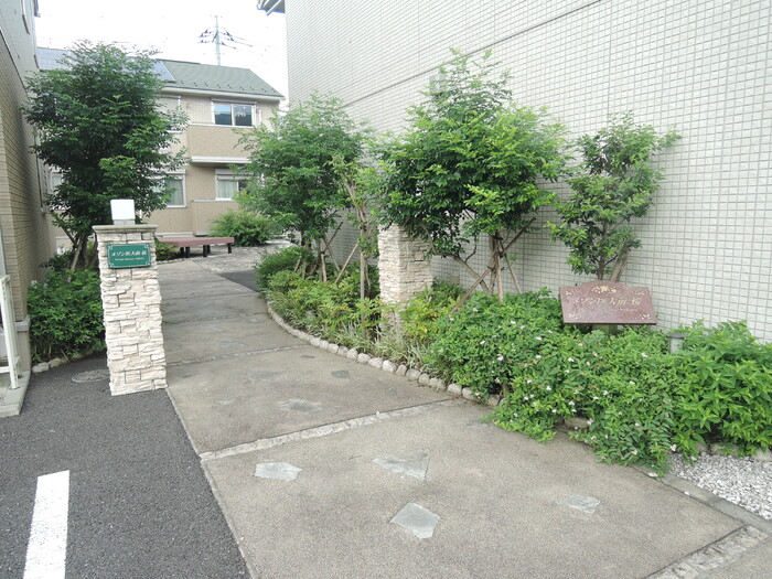 19/20 エントランス