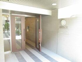 16/16 エントランス