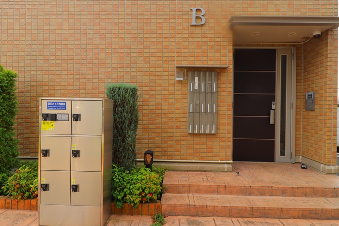 20/30 エントランス