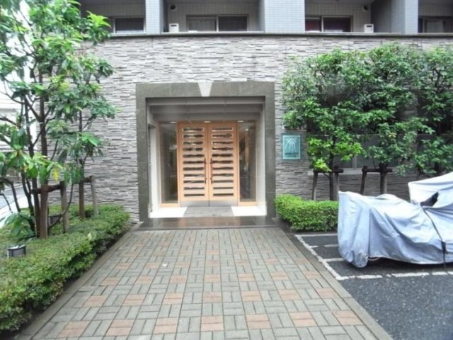 8/10 エントランス