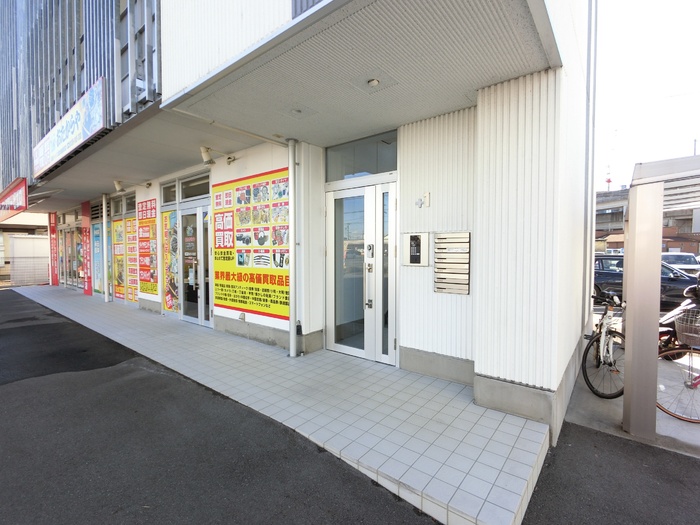 16/19 エントランス