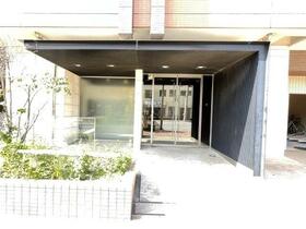 16/16 エントランス