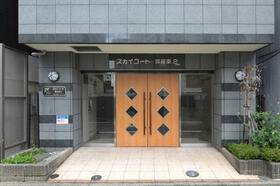 16/16 エントランス