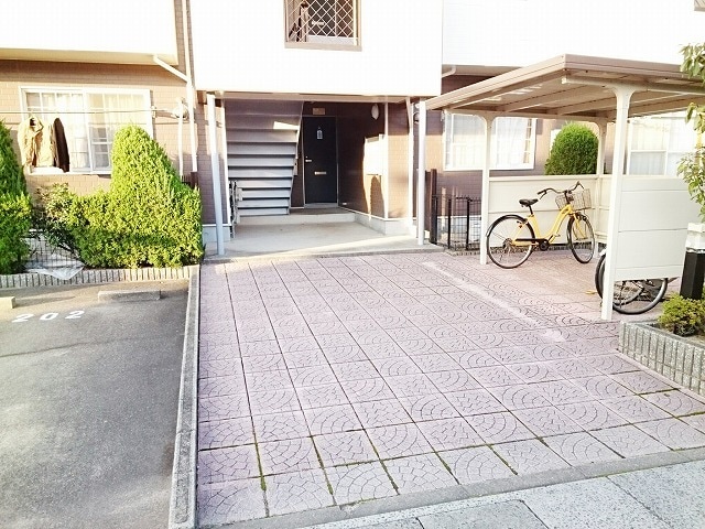 19/28 エントランス