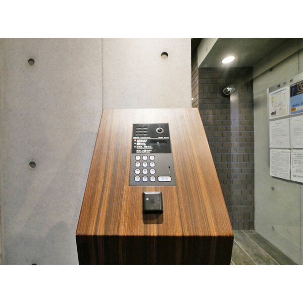 18/18 エントランス