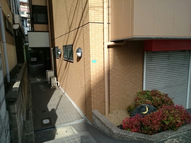 14/18 エントランス