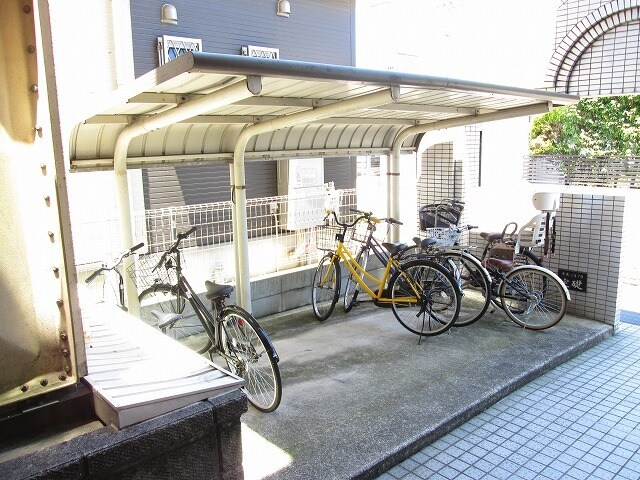 13/22 エントランス