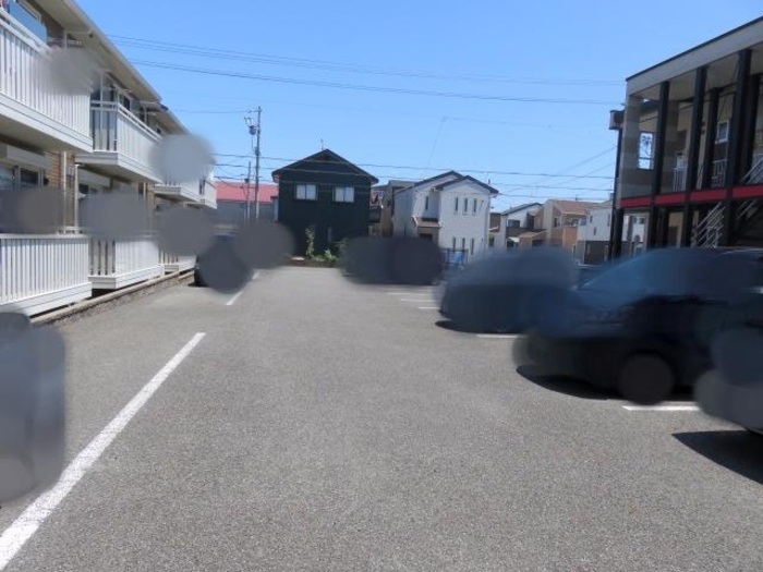 16/18 駐車場