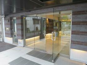 16/16 エントランス