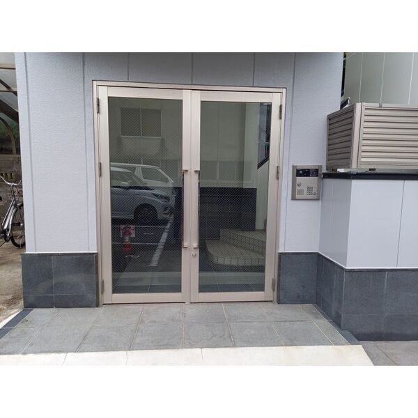 15/16 エントランス