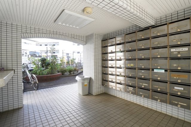 23/24 エントランス