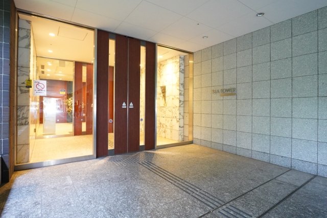 21/28 エントランス