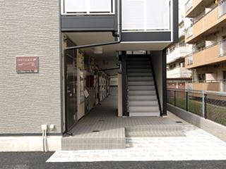 13/19 エントランス