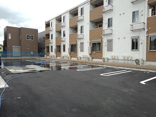 14/20 駐車場