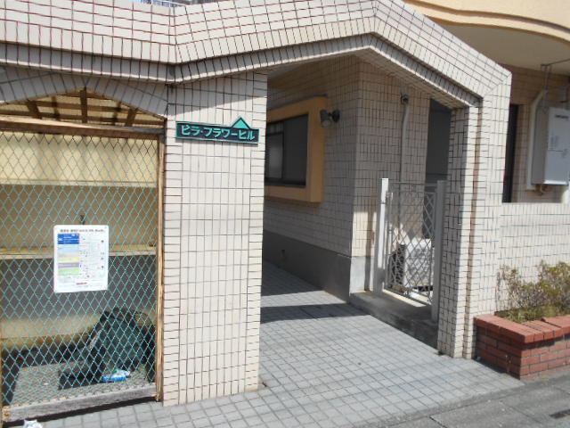 22/30 エントランス