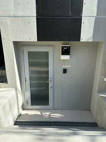 14/14 エントランス