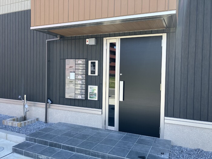 2/4 エントランス