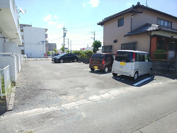 14/23 駐車場