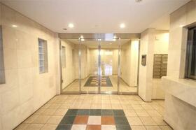 16/16 エントランス