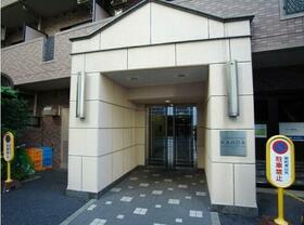 16/16 エントランス