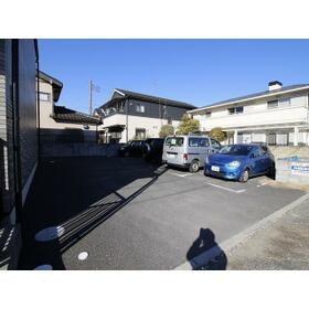 16/16 駐車場