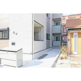 16/16 エントランス