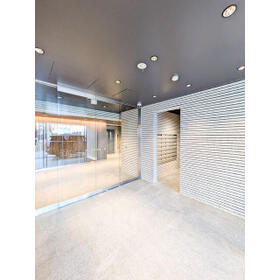 5/5 エントランス