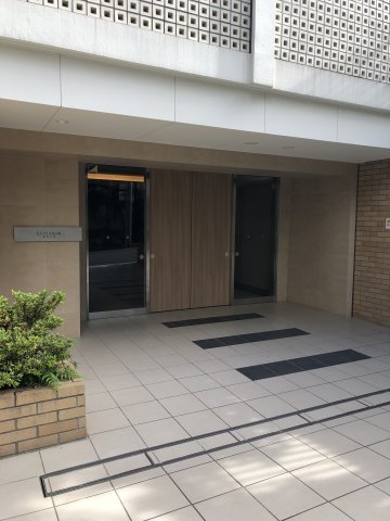 15/22 エントランス