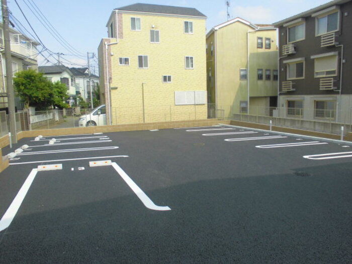 18/18 駐車場