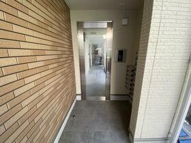 16/24 エントランス