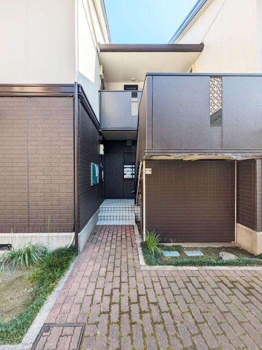 18/19 エントランス