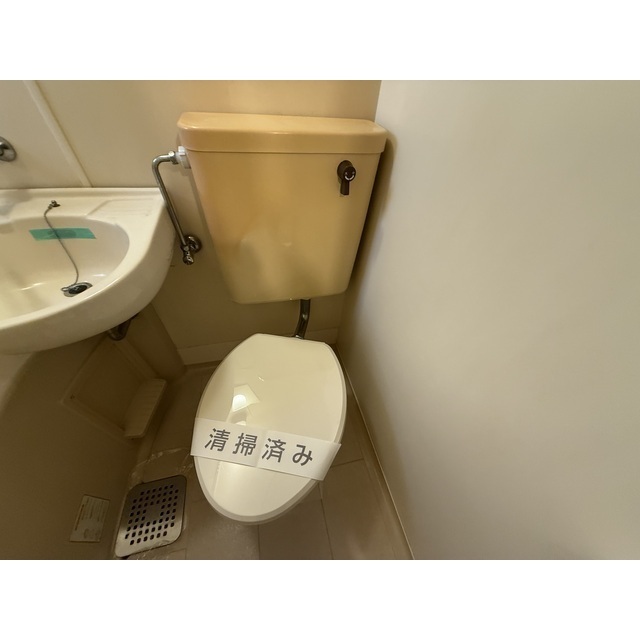 16/23 トイレ
