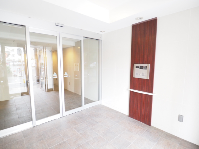 22/30 エントランス