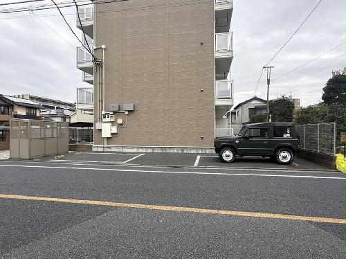 14/18 駐車場