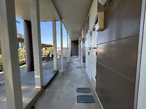 13/14 エントランス